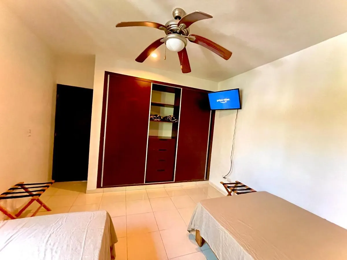 Apartment Cenote Penthouse Terraza & Jacuzzi Panoramicos, Muy Amplio, 2 Pisos Para Tu Uso Personal Y Exclusivo, 3 Recamaras, Excelente Ubicacion, La Playa Y La Quinta Av Caminando A 10 Minutos, Cerca De Restaurantes, Bares, Bancos, Nomadas Digitales 150 Mbps Playa del Carmen Mexico