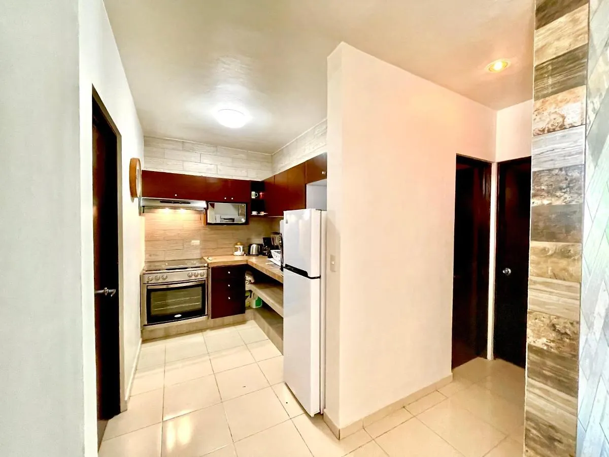 Cenote Penthouse Terraza & Jacuzzi Panoramicos, Muy Amplio, 2 Pisos Para Tu Uso Personal Y Exclusivo, 3 Recamaras, Excelente Ubicacion, La Playa Y La Quinta Av Caminando A 10 Minutos, Cerca De Restaurantes, Bares, Bancos, Nomadas Digitales 150 Mbps Playa del Carmen 0*,  Mexico
