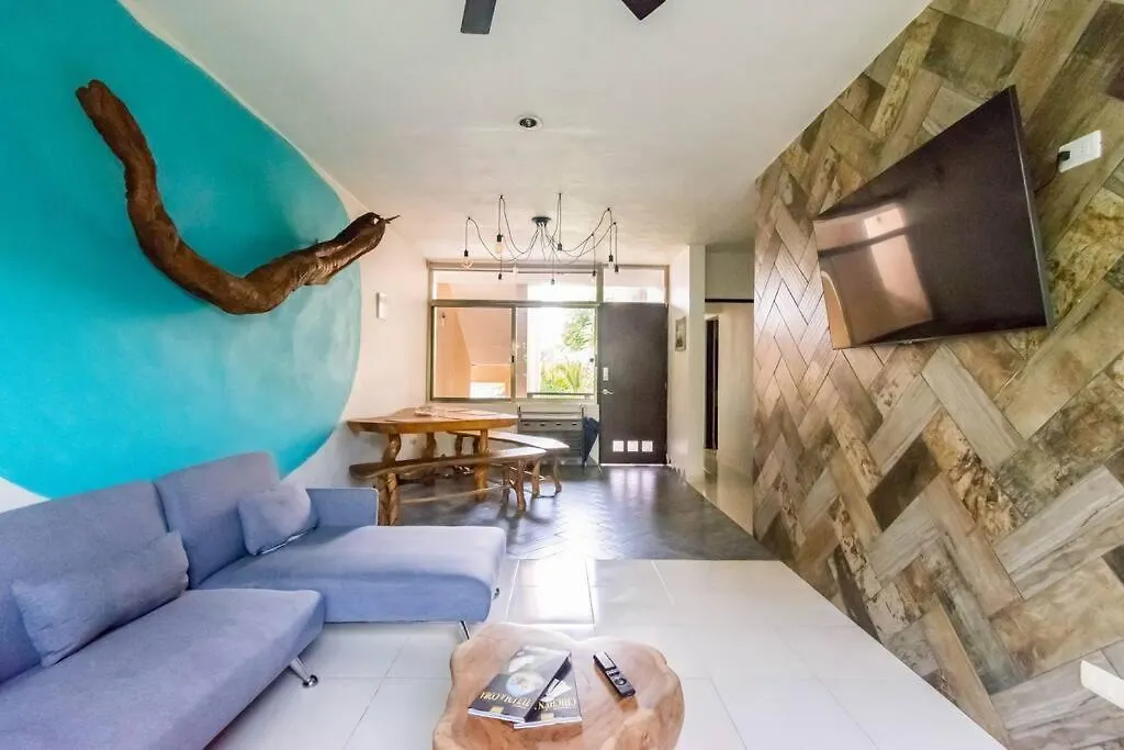 Cenote Penthouse Terraza & Jacuzzi Panoramicos, Muy Amplio, 2 Pisos Para Tu Uso Personal Y Exclusivo, 3 Recamaras, Excelente Ubicacion, La Playa Y La Quinta Av Caminando A 10 Minutos, Cerca De Restaurantes, Bares, Bancos, Nomadas Digitales 150 Mbps Playa del Carmen