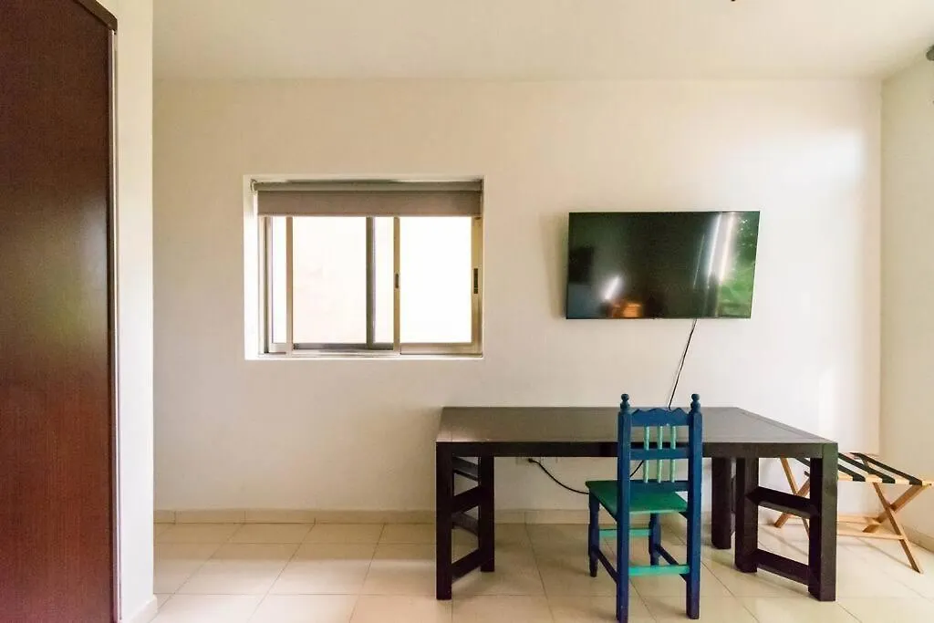 Cenote Penthouse Terraza & Jacuzzi Panoramicos, Muy Amplio, 2 Pisos Para Tu Uso Personal Y Exclusivo, 3 Recamaras, Excelente Ubicacion, La Playa Y La Quinta Av Caminando A 10 Minutos, Cerca De Restaurantes, Bares, Bancos, Nomadas Digitales 150 Mbps Playa del Carmen 0*,  Mexico