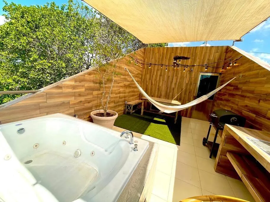Cenote Penthouse Terraza & Jacuzzi Panoramicos, Muy Amplio, 2 Pisos Para Tu Uso Personal Y Exclusivo, 3 Recamaras, Excelente Ubicacion, La Playa Y La Quinta Av Caminando A 10 Minutos, Cerca De Restaurantes, Bares, Bancos, Nomadas Digitales 150 Mbps Playa del Carmen