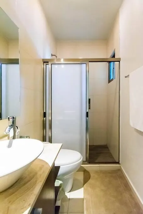 Apartment Cenote Penthouse Terraza & Jacuzzi Panoramicos, Muy Amplio, 2 Pisos Para Tu Uso Personal Y Exclusivo, 3 Recamaras, Excelente Ubicacion, La Playa Y La Quinta Av Caminando A 10 Minutos, Cerca De Restaurantes, Bares, Bancos, Nomadas Digitales 150 Mbps Playa del Carmen